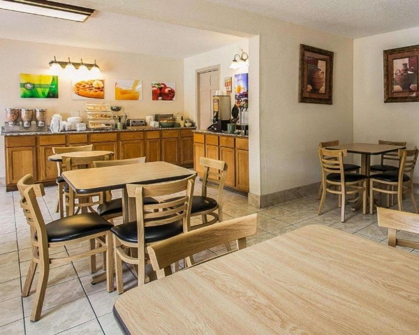 Quality Inn image 6
