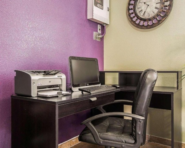 Quality Inn image 10